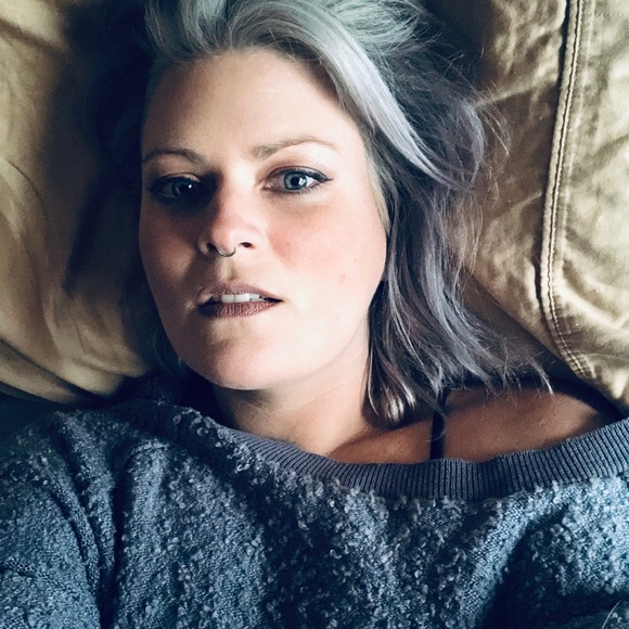 Meet your Posher, Nelly - Picture 2 of 5